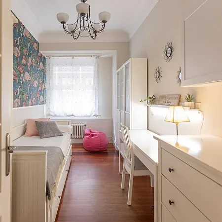 Park & Museum By Next Stop Apartamento *