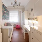 Park & Museum By Next Stop Apartamento *